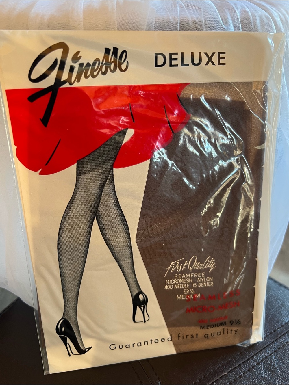 Vintage Finesse Deluxe Seamless Micromesh Nylon Stockings 9.5 Medium 15 Denier
